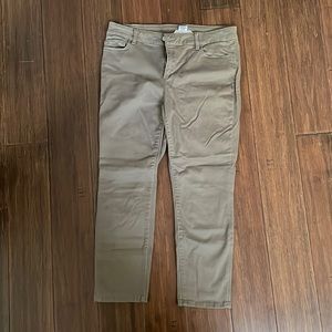 Cotton Khaki Capri Pants